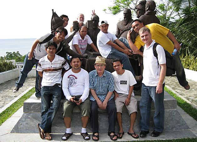 Studenten und die Gemeinschaft der Afrikamissionare bei einem Ausflug